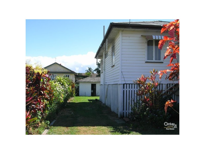 10 Warde Street, Scarborough QLD 4020