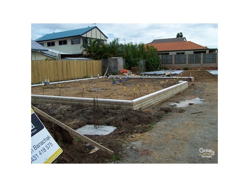 1/3 Landsborough Avenue, Scarborough QLD 4020