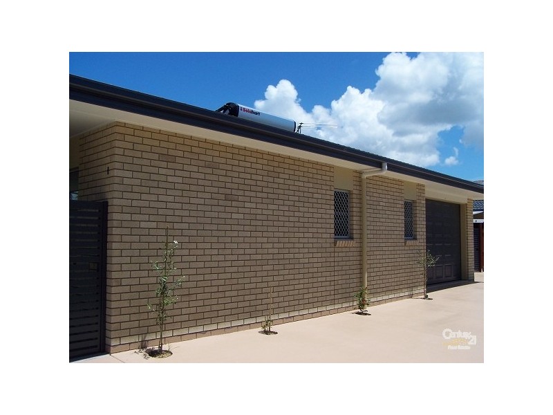 1/3 Landsborough Avenue, Scarborough QLD 4020