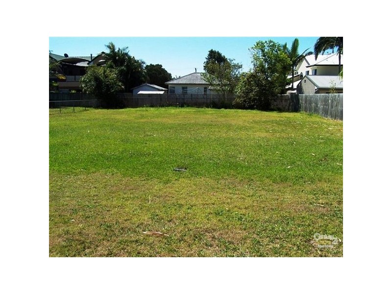 18 Warde Street, Scarborough QLD 4020