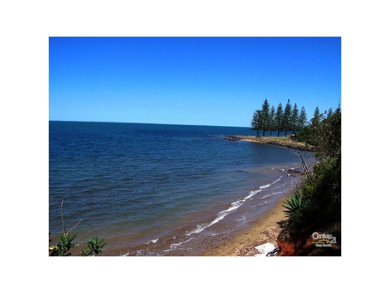 18 Warde Street, Scarborough QLD 4020