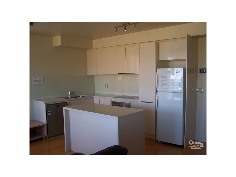 1/2 Queen Street, Scarborough QLD 4020