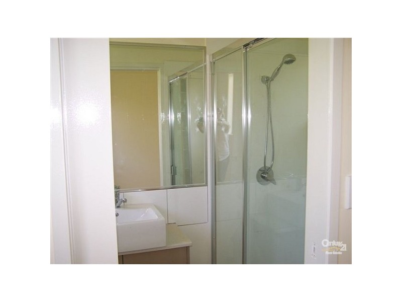 9 Alexander Street, Scarborough QLD 4020
