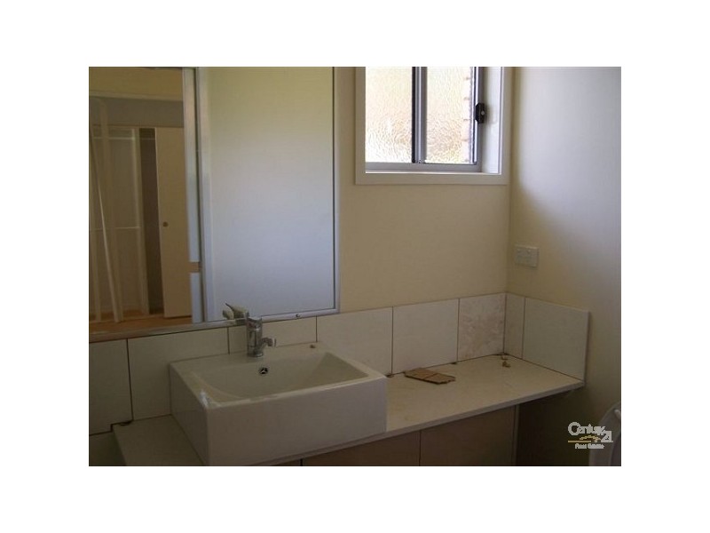 9 Alexander Street, Scarborough QLD 4020