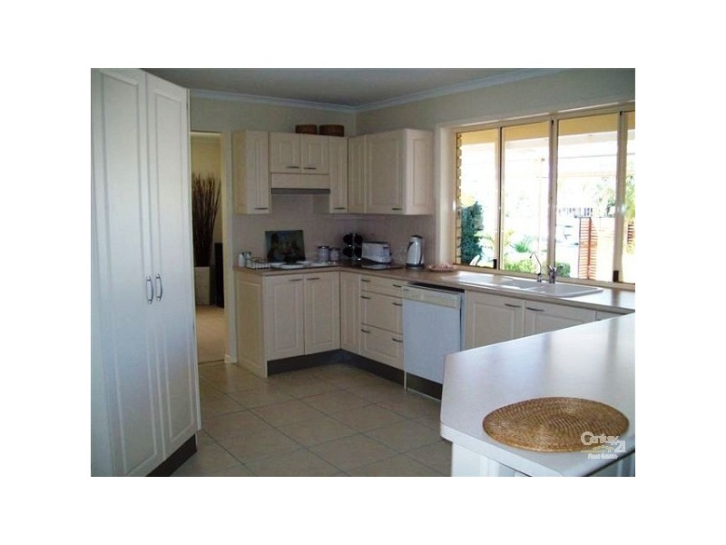169 Griffith Road, Scarborough QLD 4020