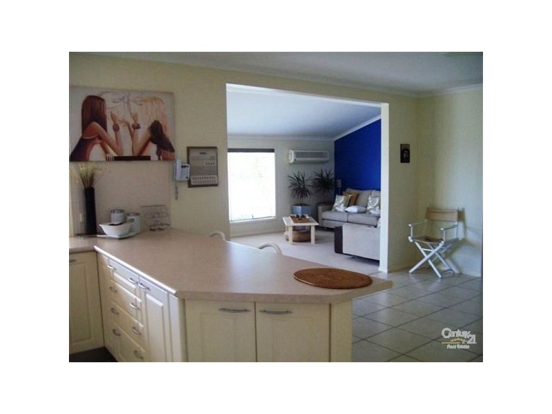 169 Griffith Road, Scarborough QLD 4020