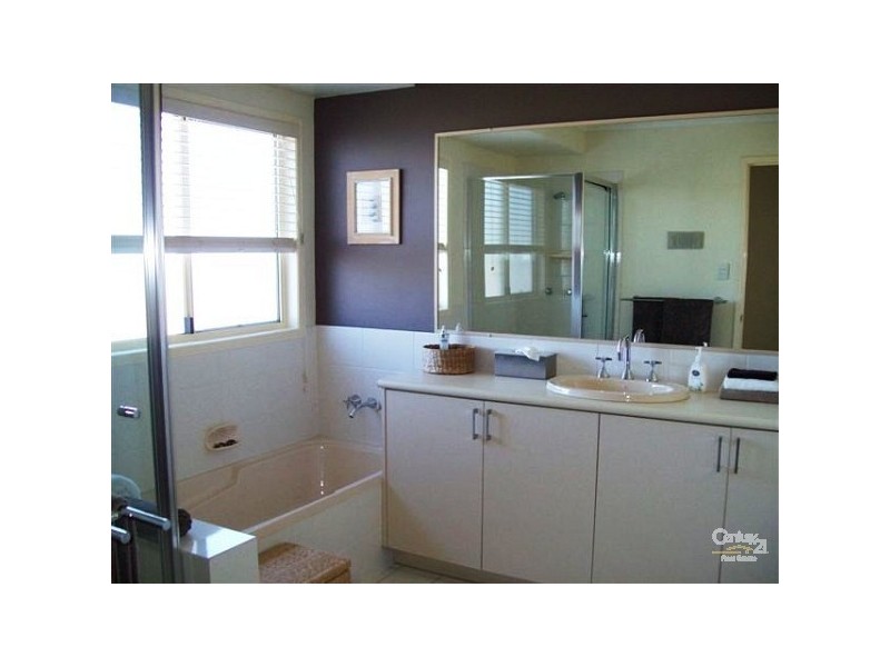 169 Griffith Road, Scarborough QLD 4020