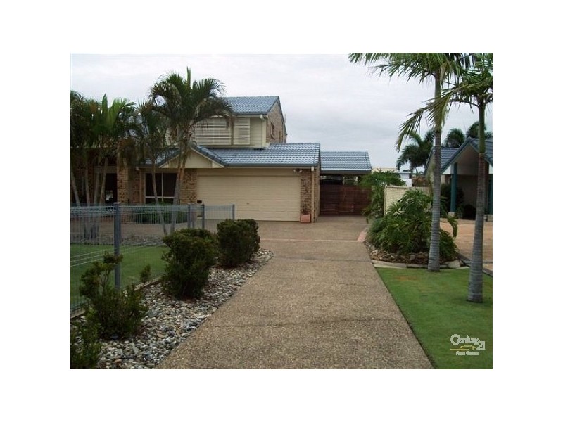 169 Griffith Road, Scarborough QLD 4020