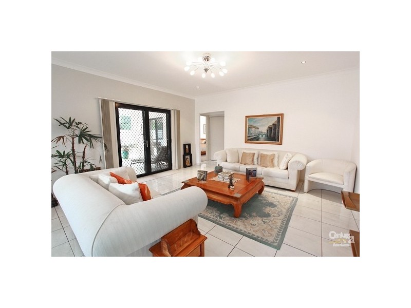 3 Skandia Court, Newport QLD 4020