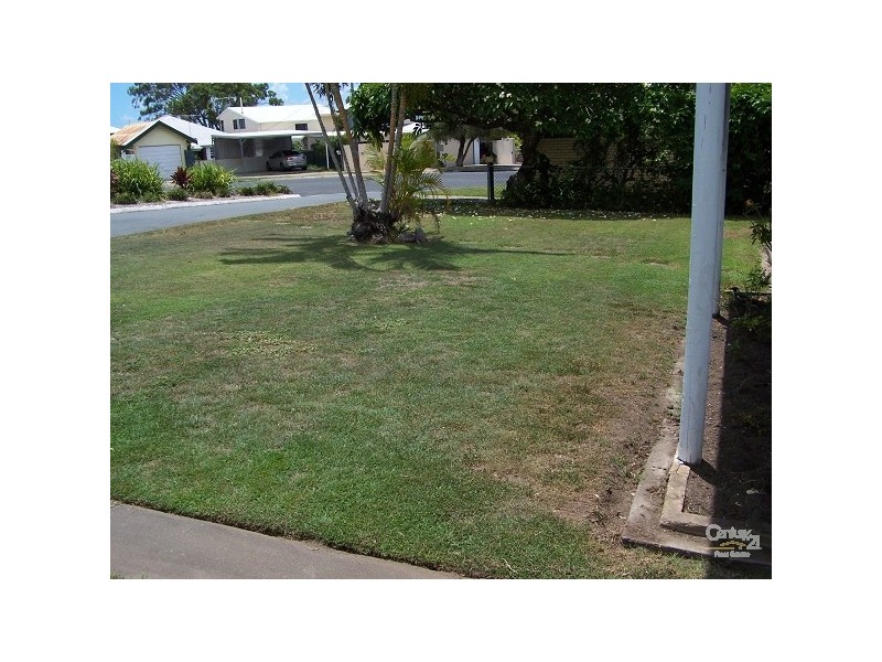 1 Bailey Street, Woody Point QLD 4019