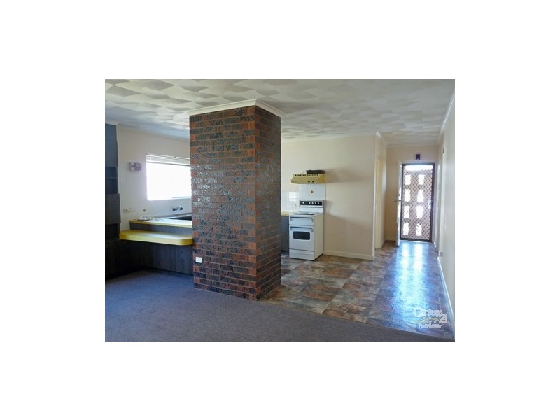 1/8 Ellen Street, Woody Point QLD 4019