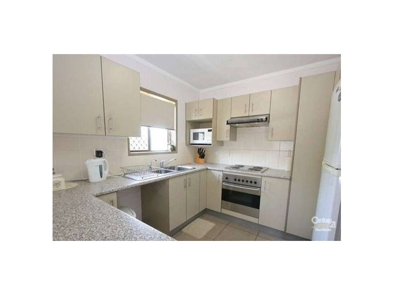 2 Ashmole Road, Redcliffe QLD 4020