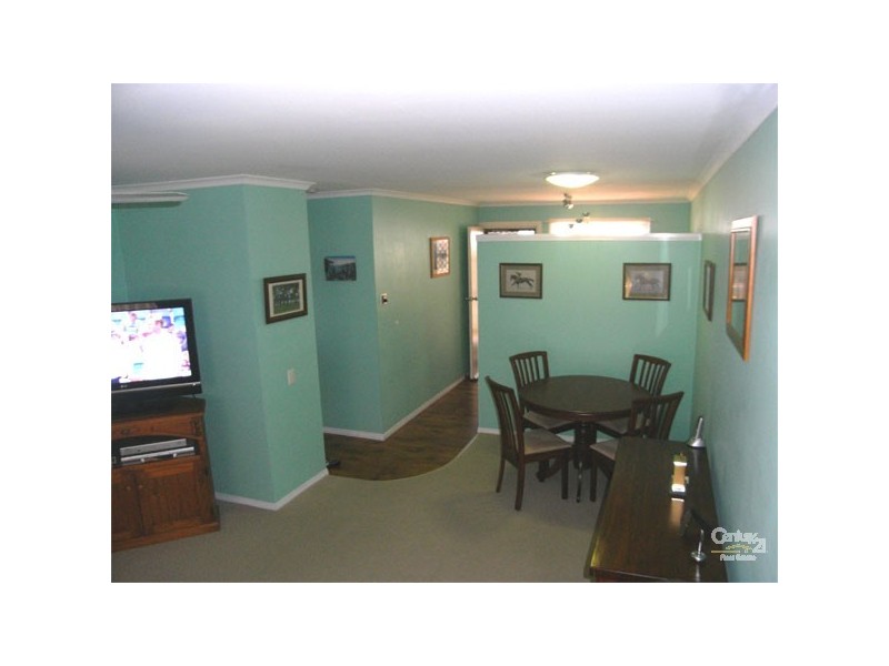 1/34 Queen Street, Scarborough QLD 4020