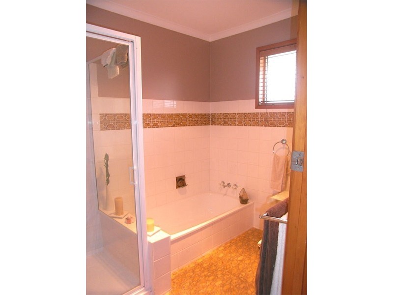 4 Barossa Street, Kippa-ring QLD 4021