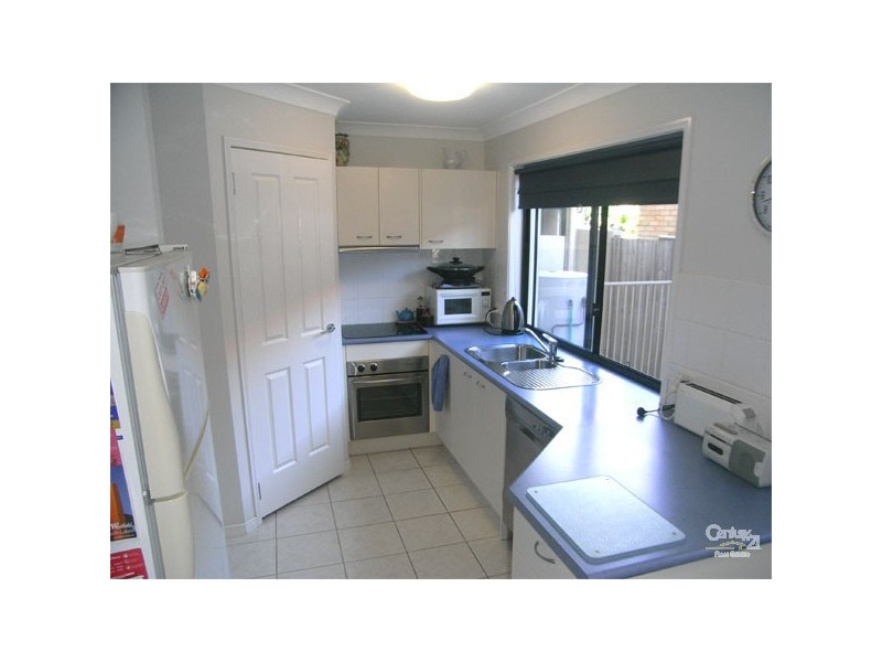2/22 Dunns Terrace, Scarborough QLD 4020