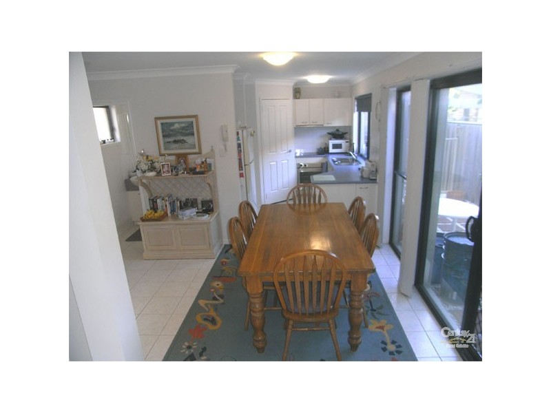 2/22 Dunns Terrace, Scarborough QLD 4020