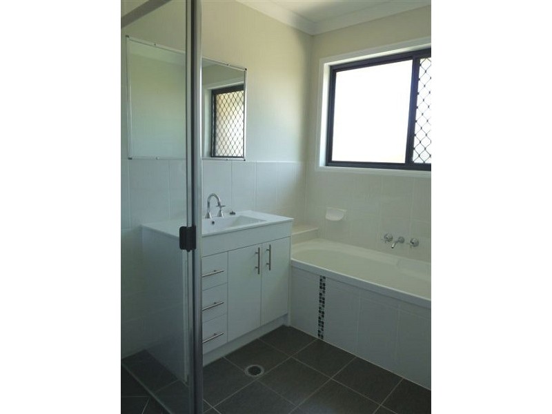 7 McKillop Street, Rothwell QLD 4022