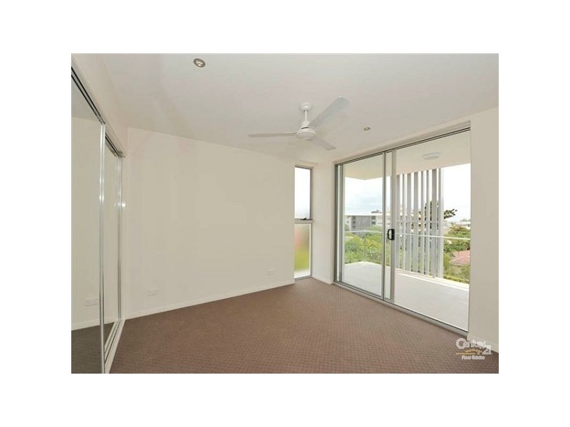 75 Sutton Street, Redcliffe QLD 4020