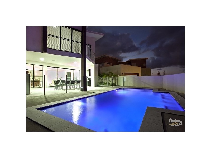 17 Freya Court, Newport QLD 4020