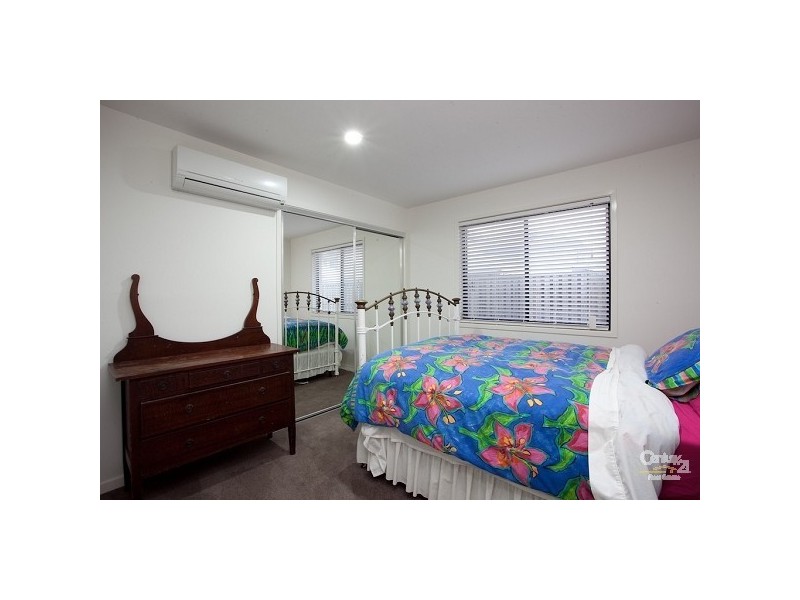 17 Freya Court, Newport QLD 4020