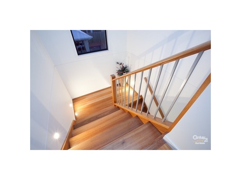 17 Freya Court, Newport QLD 4020