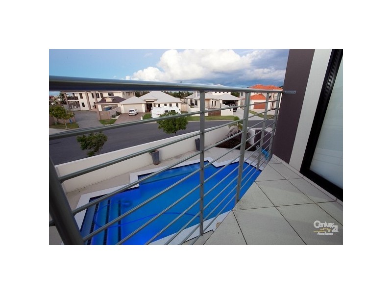 17 Freya Court, Newport QLD 4020