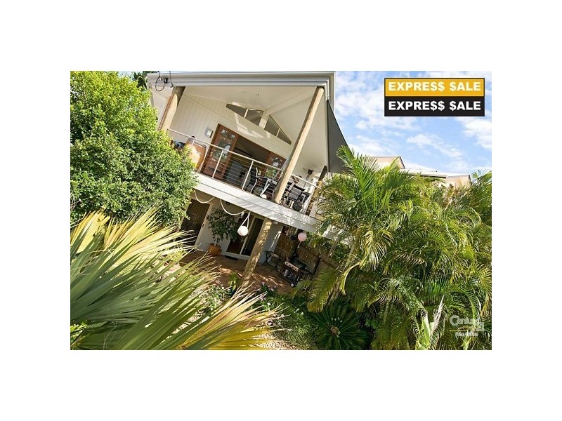 25 Thurecht Parade, Scarborough QLD 4020