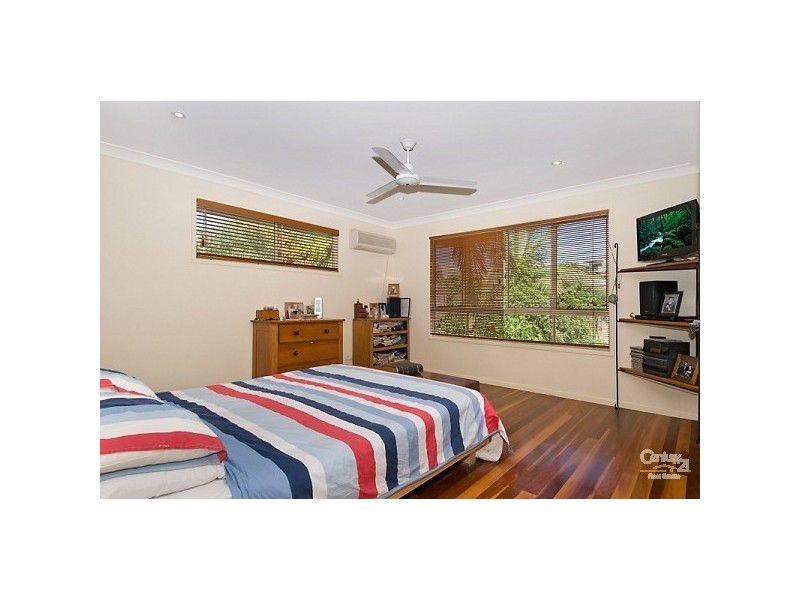 25 Thurecht Parade, Scarborough QLD 4020