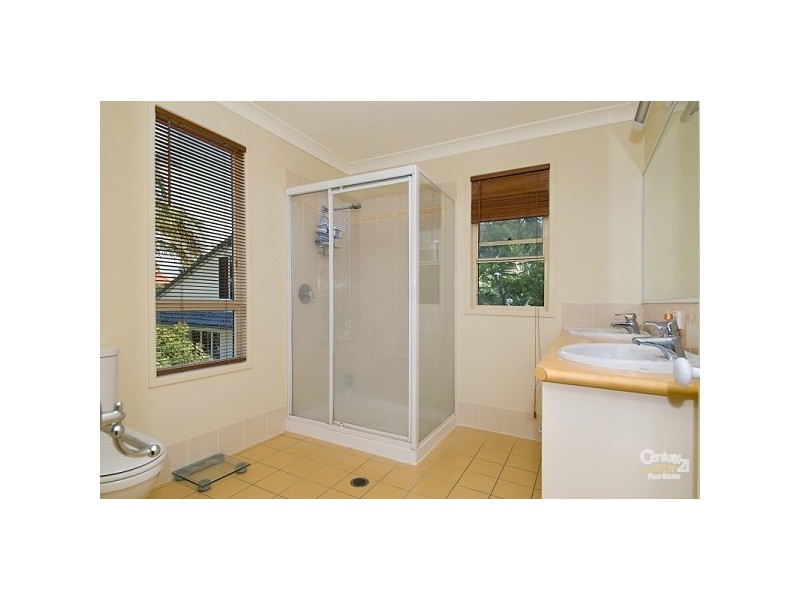 25 Thurecht Parade, Scarborough QLD 4020