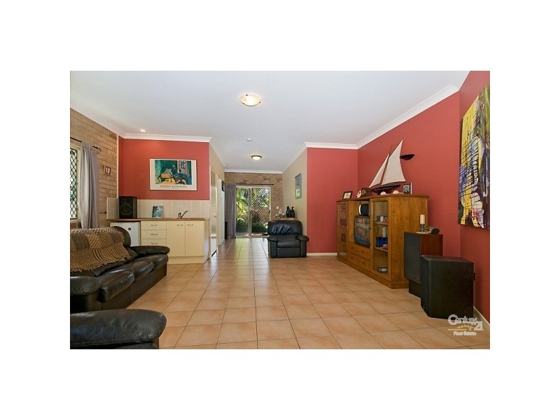 25 Thurecht Parade, Scarborough QLD 4020