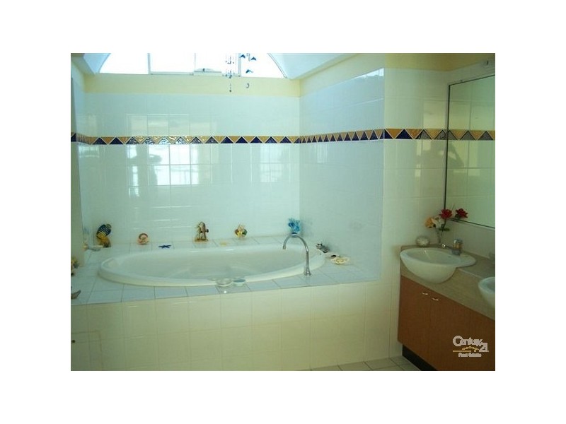 23/94 Prince Edward Parade, Redcliffe QLD 4020