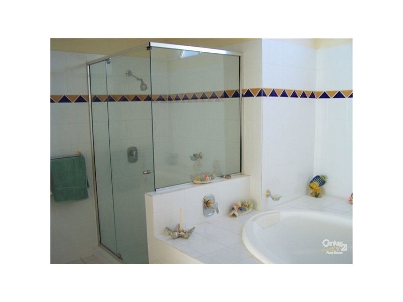 23/94 Prince Edward Parade, Redcliffe QLD 4020