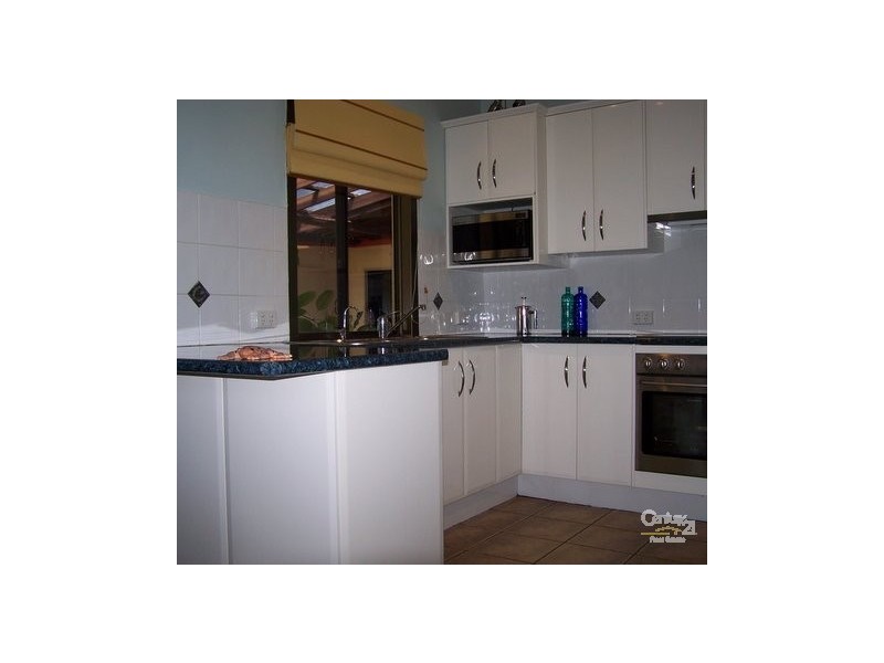 28 Oyster Point Esp, Scarborough QLD 4020