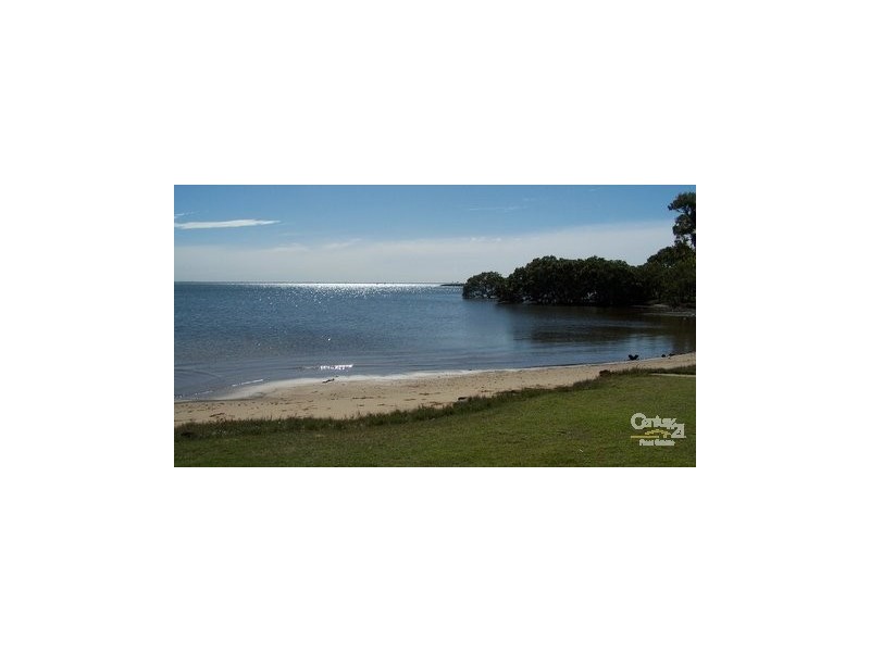 28 Oyster Point Esp, Scarborough QLD 4020