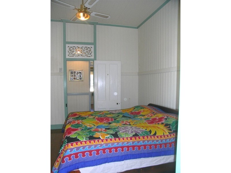 71 Prince Edward Parade, Redcliffe QLD 4020