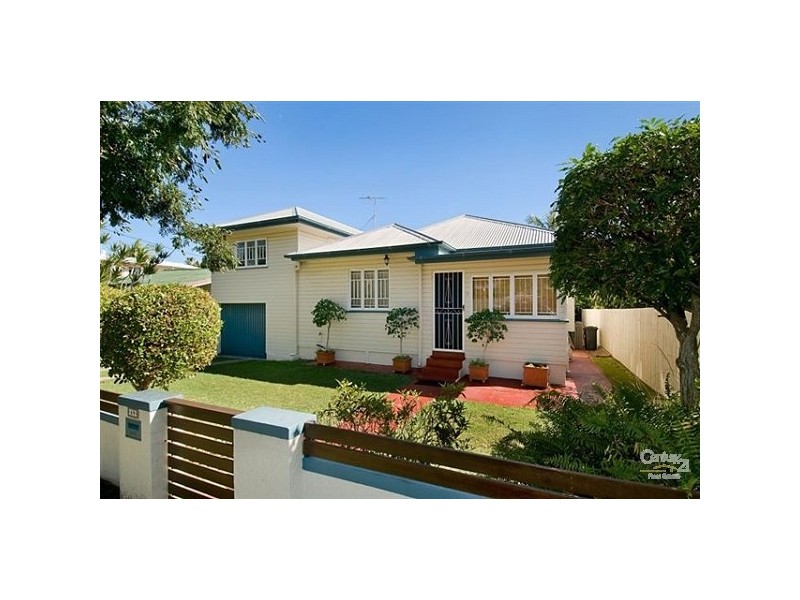 69 Fernlea Avenue, Scarborough QLD 4020