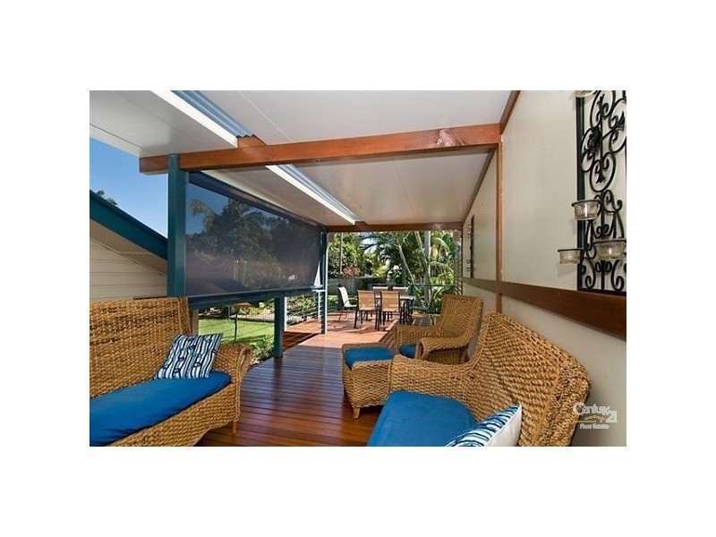 69 Fernlea Avenue, Scarborough QLD 4020