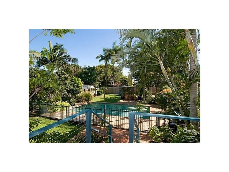 69 Fernlea Avenue, Scarborough QLD 4020