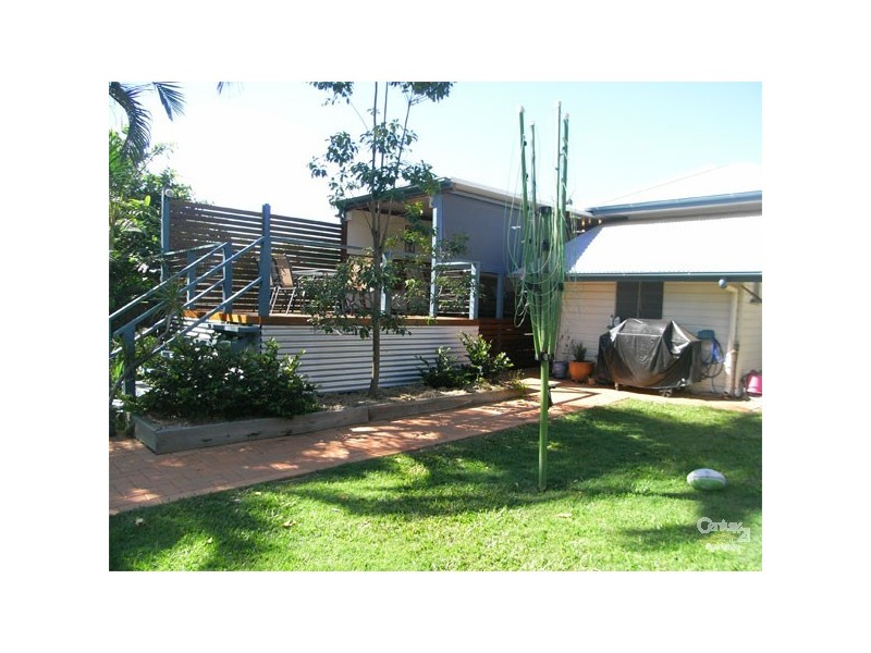 69 Fernlea Avenue, Scarborough QLD 4020