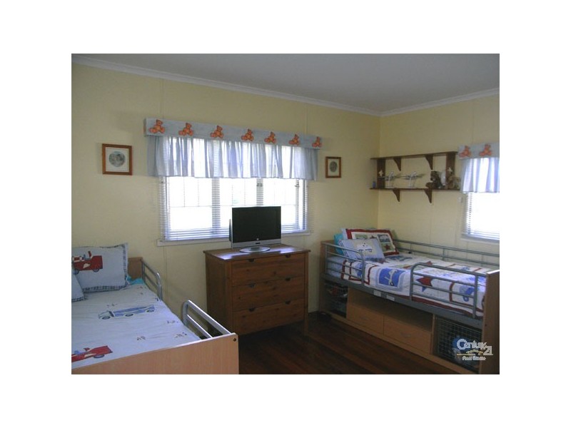 69 Fernlea Avenue, Scarborough QLD 4020