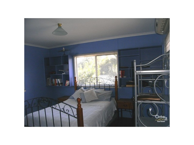 69 Fernlea Avenue, Scarborough QLD 4020