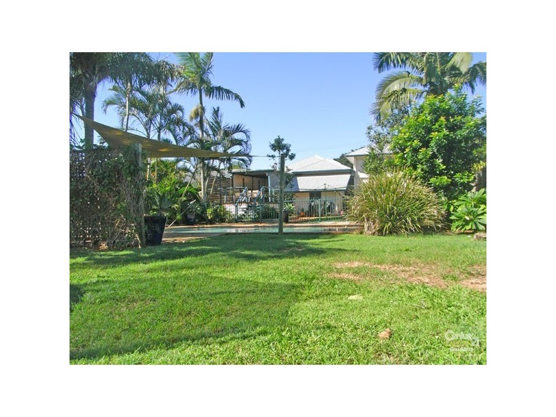 69 Fernlea Avenue, Scarborough QLD 4020