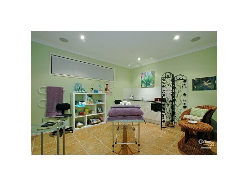 80 Oyster Point Esplanade Scarborough, Scarborough QLD 4020