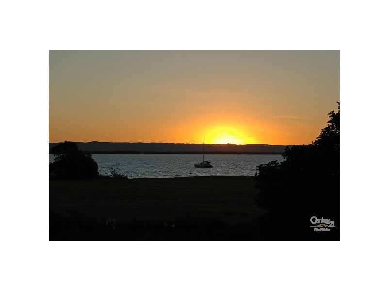 80 Oyster Point Esplanade Scarborough, Scarborough QLD 4020