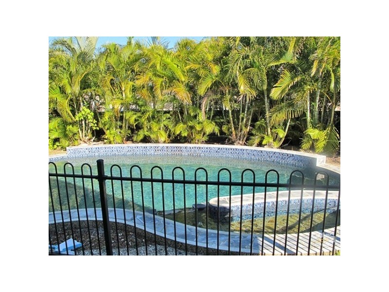 27 Shea Street, Scarborough QLD 4020