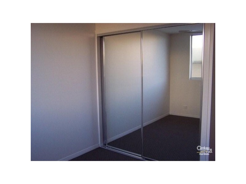 2/75 Sutton Street, Redcliffe QLD 4020