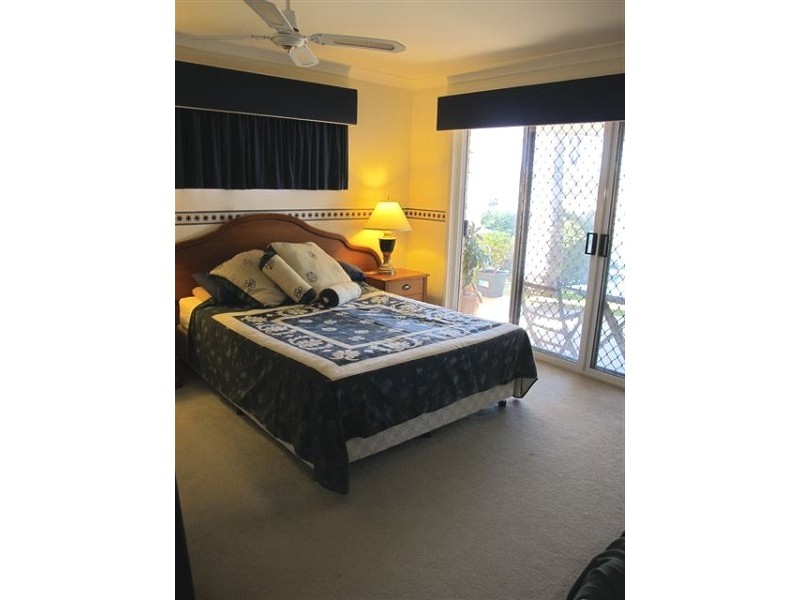 6 Eagle Court, Newport QLD 4020