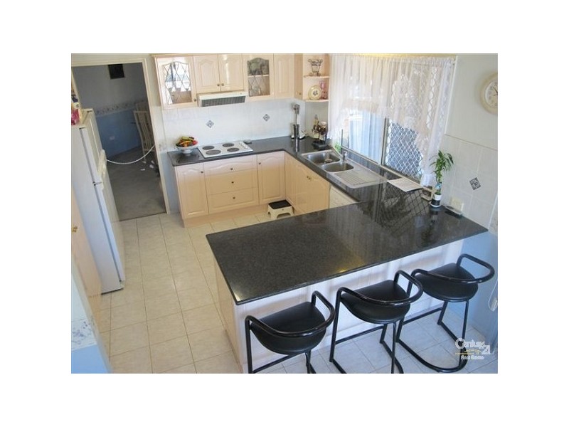 6 Eagle Court, Newport QLD 4020