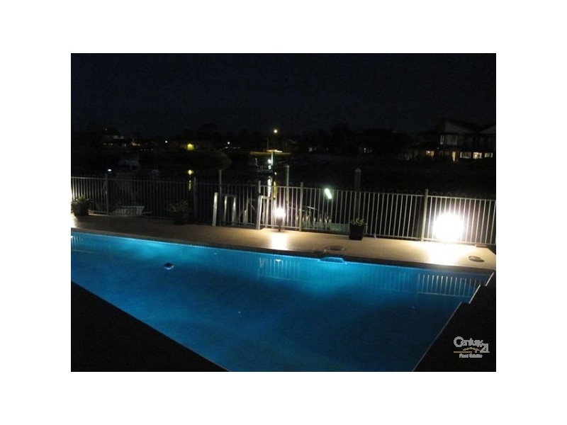 6 Eagle Court, Newport QLD 4020