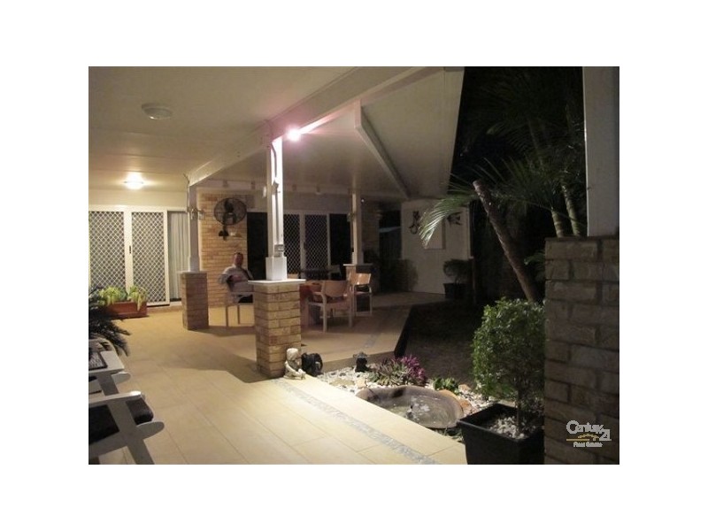 6 Eagle Court, Newport QLD 4020